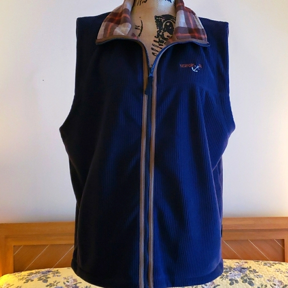 Newport, RI Vest - Picture 1 of 6